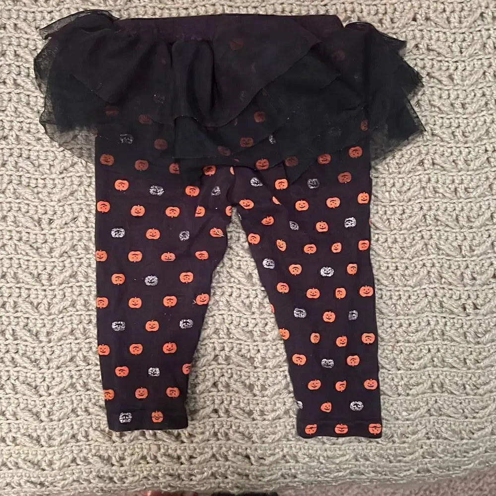 ￼Girls Pumpkin Leggings with Tutu